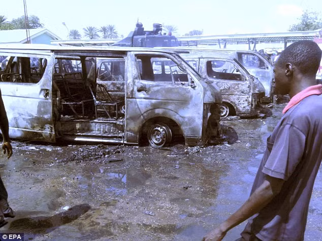 Theo một đoạn băng mới được công bố ngày 1/11 trên Daily Mail, thủ lĩnh Abubakar Shekau của nhóm phiến quân Hồi giáo Boko Haram tuyên bố đã “gả chồng” cho hơn 200 nữ sinh Nigeria bị bắt cóc hồi tháng 4/2014.