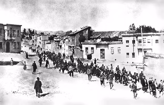 1. Từ năm 1915 - 1923, đế chế Ottoman đã gây ra nạn diệt chủng kinh hoàng đối với người Armenia (ngày nay là lãnh thổ Thổ Nhĩ Kỳ). Đế chế hùng mạnh này đã bắt giữ phụ nữ, trẻ em mang sắc tộc Hy Lạp, Assyri và Armenia.