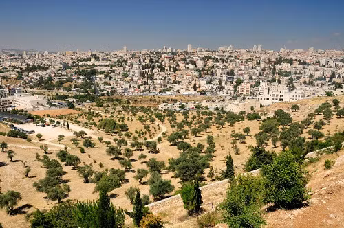 Thánh địa hồi giáo Jerusalem, Israel là một trong những địa điểm tôn giáo quan trọng nhất thế giới. Theo một số tài liệu, thành phố này được xây dựng từ năm 4000 TCN và là thánh địa chung của 3 tôn giáo: đạo Do Thái, đạo Cơ đốc và đạo Hồi.