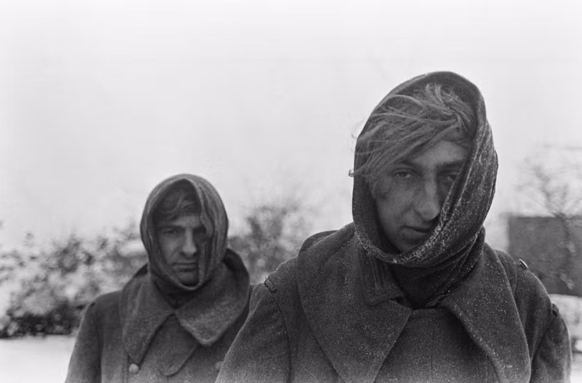 Gương mặt thất thần, không còn sức chiến đấu của tù binh Đức hồi tháng 1/1945.