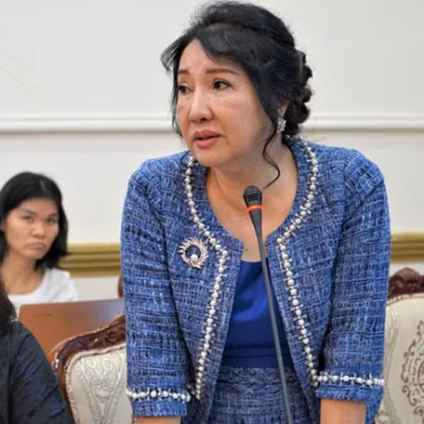 Than the quyen luc cua me chong Dam Thu Trang-Hinh-2
