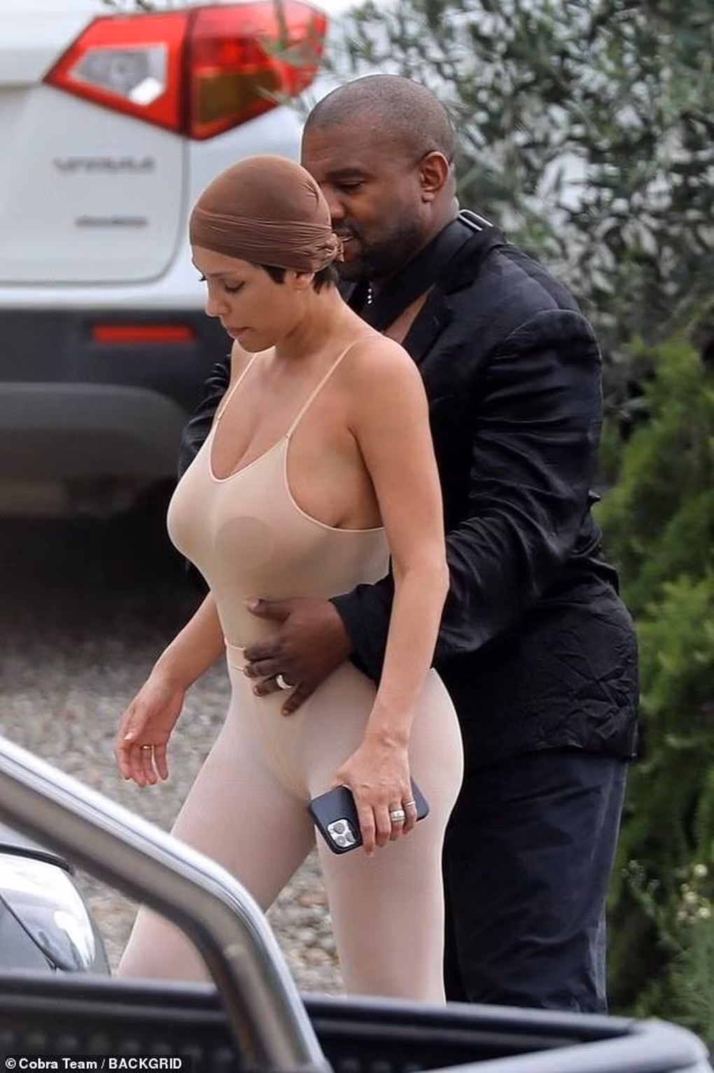 Du luan Italy muon phat nang vo rapper Kanye West vi “pho bay khiem nha“-Hinh-4