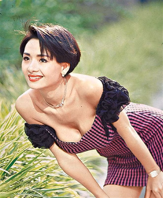 "Nữ hoàng cảnh nóng" từng được trả 24 tỷ đồng để lộ ngực trên phim ảnh 3
