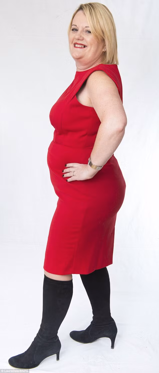 Gillian Higgin, 49 tuổi, sống tại Anh không hề cảm thấy hối hận vì quyết định tiêm botox thu gọn bắp chân, cô nói: "Tôi không cảm thấy đau, thủ thuật diễn ra rất nhanh và rẻ hơn rất nhiều so với các phương pháp điều trị khác".