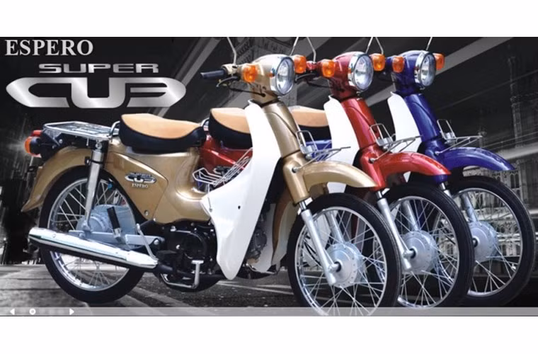  9. Công ty Detech làm giả xe đạp diện Giant và nhái kiểu dáng xe Honda, Yamaha Đây là một trong những vụ việc làm người tiêu dùng bức xúc tuần qua. Không chỉ bị phát hiện có dấu hiệu làm giả nhãn hiệu xe đạp điện Giant – Momentum của Đài Loan, hiện Công ty TNHH Ô tô Xe máy Detech còn đang phân phối hàng loạt xe máy nhái kiểu dáng của các thương hiệu nổi tiếng như Honda, Yamaha. Trong ảnh là xe Espero Super Cup 81 do Detech phân phối, giống hệt xe Super Cup của Honda.