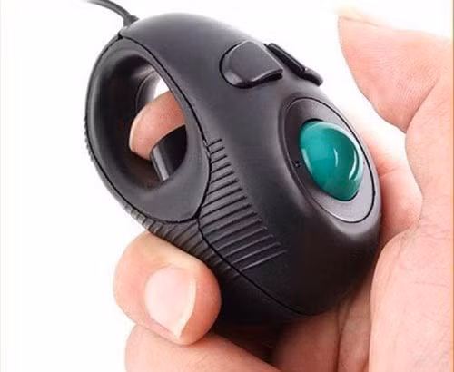 Con chuột nhỏ gọn này có thể đeo ngay trên đầu ngón tay của bạn khi làm việc với máy tính, đảm bảo tính tiện dụng tuyệt đối.