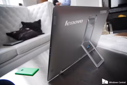 Riêng về ổ cứng, Lenovo YOGA Home 900 cho phép người dùng mở rộng không gian lưu trữ lên đến mức 1TB với ổ SSD.