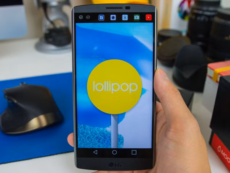 V10 chạy hệ điều hành Android 5.1.1 Lollipop.