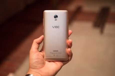  VIBE P1 được trang bị pin ấn tượng với dung lượng 5000mAh – là một trong những smartphone có dung lượng pin lớn nhất trong phân khúc tầm trung hiện nay. Ngoài nút tiết kiệm pin vật lý và sạc OTG, VIBE P1 còn vượt trội với chức năng sạc nhanh 24W giúp sạc pin cho điện thoại trong thời gian ngắn nhất. 