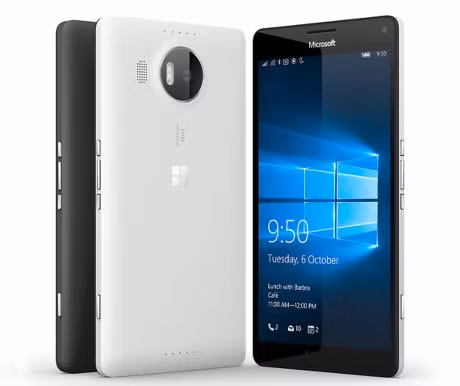 6. A khe cắm microSD: Không giống như người tiền nhiệm của mình, Lumia 930, 950 và 950XL hỗ trợ microSD tối đa 2TB .