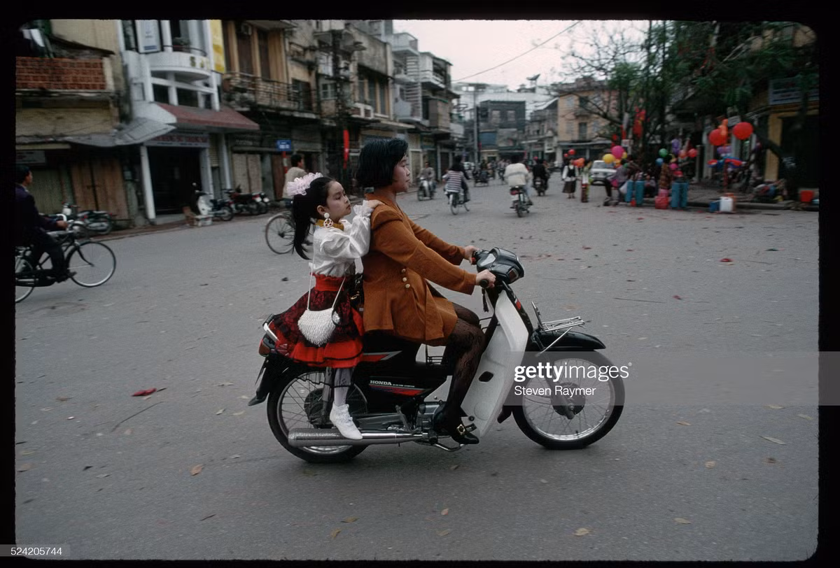 Rung rung canh Tet xua o Viet Nam qua ong kinh phong vien nuoc ngoai-Hinh-2