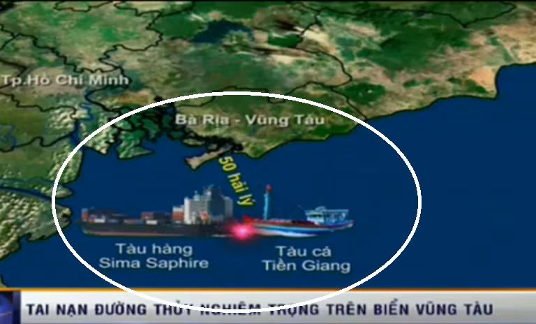 Khoảng 3h rạng sáng ngày 16/9, tàu cá TG92819TS đang đánh bắt trên biển (cách bờ Vũng Tàu 55 hải lý, bờ tỉnh Trà Vinh 44 hải lý) bất ngờ bị tàu hàng Sima Sapphire (Quốc tịch Singapore) chở hàng container từ cảng Cát Lái (TPHCM) về cảng KLANG (Maylaysia) tông gãy