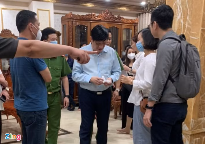 Ke bien, phong toa tai san ong Chu Ngoc Anh, Nguyen Thanh Long-Hinh-4