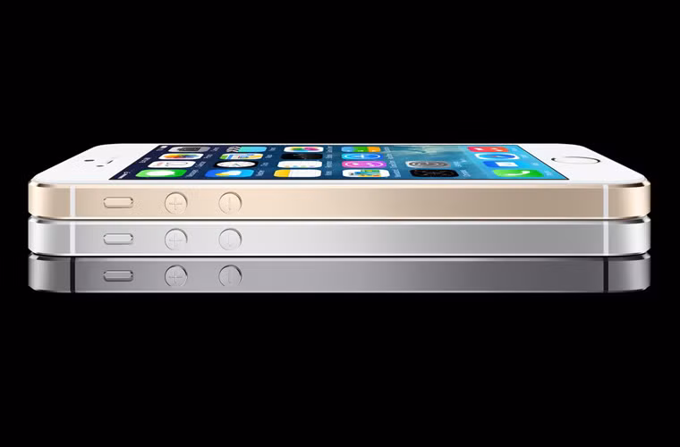 iPhone 5S đứng đầu danh sách bán smartphone trên thị trường Mỹ. Chiếc điện thoại này đã đứng đầu trong danh sách bán hàng tại 4 nhà mạng lớn nhất của Mỹ trong tháng 9.