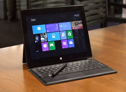 Máy tính bảng lai laptop Surface của Microsoft.