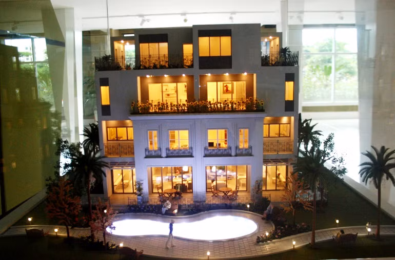 Một kiểu biệt thự song lập, có bể bơi tại The Manor Central Park