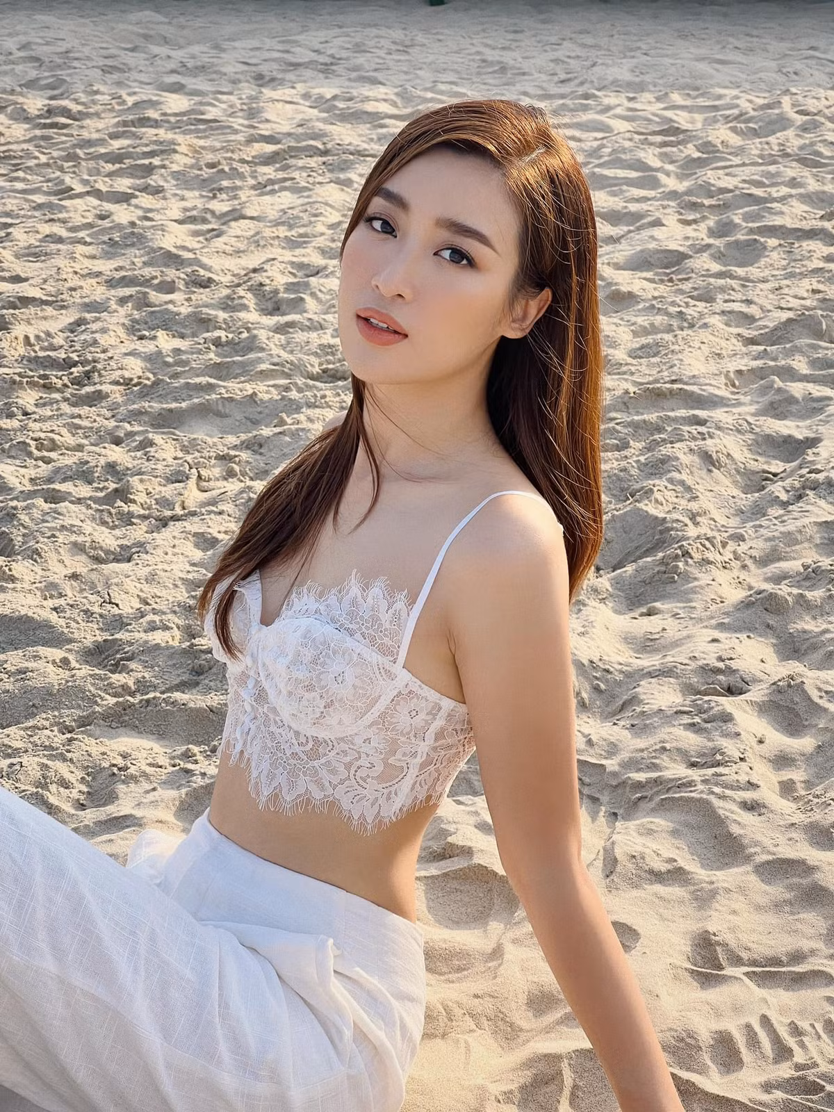 Nhan sắc đời thường của dàn Hoa hậu, Á hậu làm BTV tại VTV - Hình 8 Nhan sac doi thuong cua dan Hoa hau, A hau lam BTV tai VTV-Hinh-8