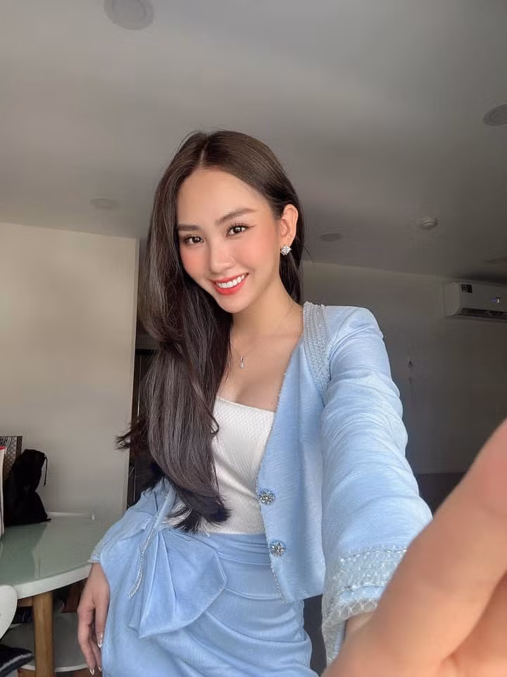 Nhan sắc đời thường của dàn Hoa hậu, Á hậu làm BTV tại VTV - Hình 2 Nhan sac doi thuong cua dan Hoa hau, A hau lam BTV tai VTV-Hinh-2