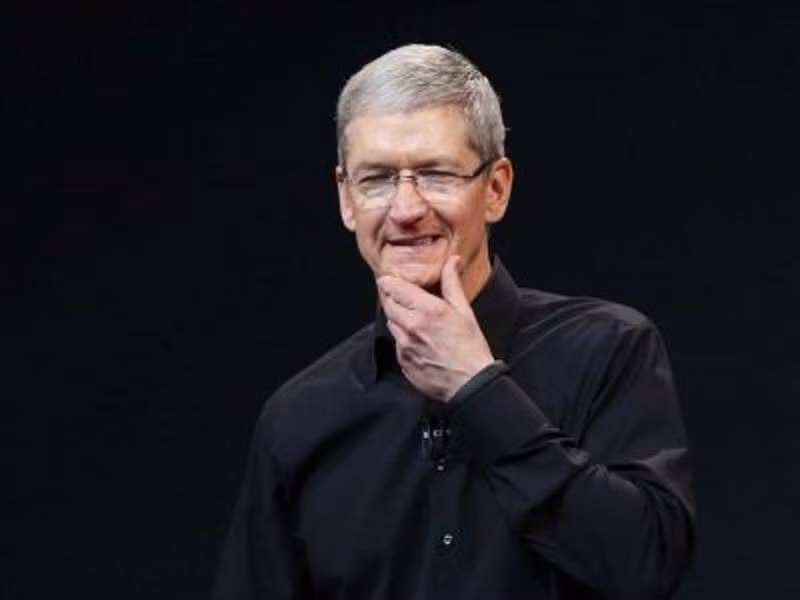 Sở hữu 400 triệu USD nhưng Tim Cook, Giám đốc điều hành của Apple, chỉ sống trong một căn hộ khiêm tốn tại Palo Alto. Ông cho biết: “Tôi muốn nhắc nhở bản thân về nguồn gốc của mình. Tiền không phải là một động lực đối với tôi”.