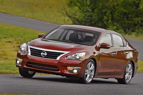 Phân khúc xe cỡ trung là một trong những thị trường cạnh tranh nhất, nhưng loạt xe Altima của Nissan luôn luôn là lựa chọn hàng đầu của nhiều khách hàng.
