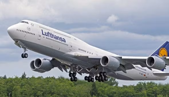 Lufthansa German Airlines là hãng hàng không lớn nhất châu Âu về quy mô phi đội (401 máy bay gồm các hạm đội của Lufthansa Regional và Lufthansa CityLine) cũng như số hành khách vận chuyển.