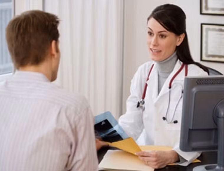 Để chắc chắn, bạn tuyệt đối không tự xử lý mà nên thăm khám sức khỏe, phát hiện chính xác nguyên nhân bệnh. Từ đó, đưa ra giải pháp điều trị kịp thời.
