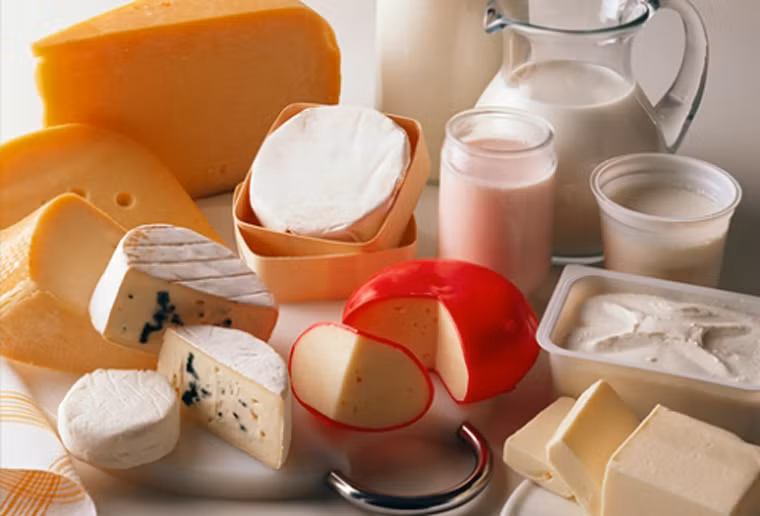 Tăng cường lượng canxi và vitamin D đi vào cơ thể. Thực tế, hấp thu đủ lượng canxi và vitamin D có tác dụng bảo vệ cơ thể, chống lại nguy cơ ung thư ruột. Ước tính, mỗi ngày tiêu thụ khoảng 1.000 đến 1.200 mg canxi và 1.000 IU vitamin D là phù hợp.