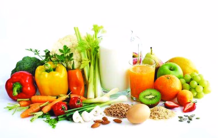 Bên cạnh đó, để tăng cường khả năng ngừa thiếu máu não, bạn cũng nên duy trì chế độ ăn uống nhiều trái cây và rau xanh để kiểm soát cân nặng, huyết áp và mức cholesterol trong cơ thể.