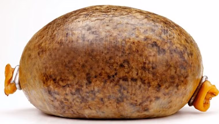 Ban đầu, haggis ban đầu được xem là món ăn “độc quyền” của người nghèo. Những ai không đủ tiền mua thịt nạc mới tận dụng phần nội tạng chế biến thành nguồn cung cấp dinh dưỡng cho mình. Theo thời gian, vị thơm ngon đặc biệt biến haggis trở thành đặc sản được ưa chuộng ở nước này.