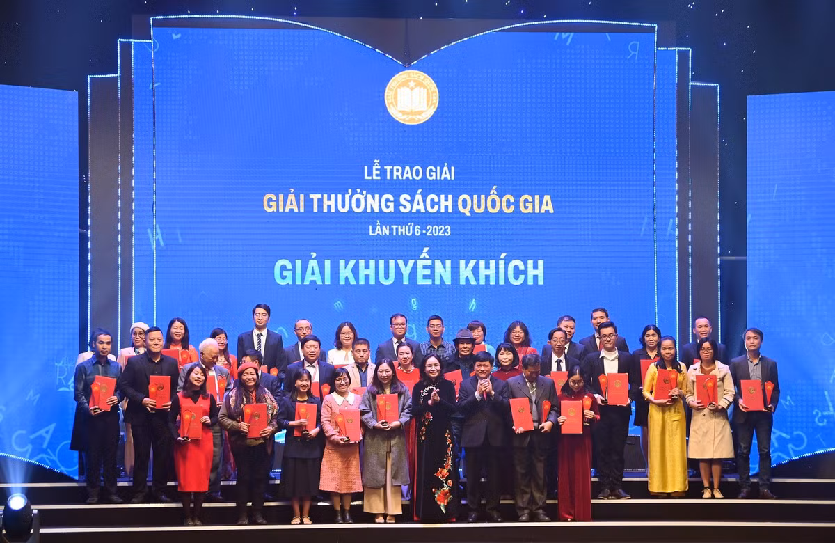 Hai giai A cho sach ve bien dao va sach thieu nhi 'Chao Tieng Viet'-Hinh-5