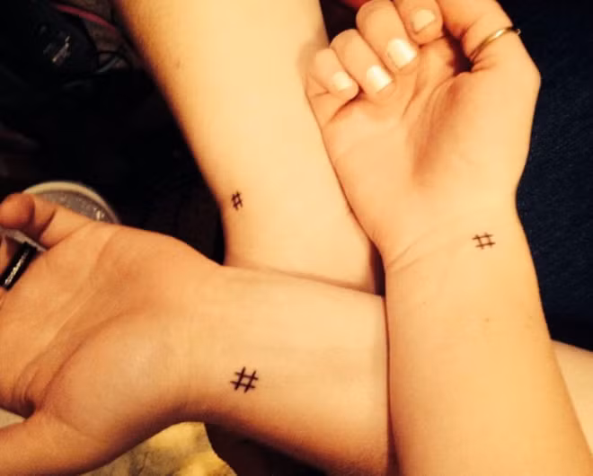 Hashtags: Tín đồ của công nghệ, mạng xã hội hay lựa chọn hình xăm dấu thăng này. Nó có thể coi như một xu hướng tất yếu, bắt kịp trào lưu của giới trẻ ngày nay.
