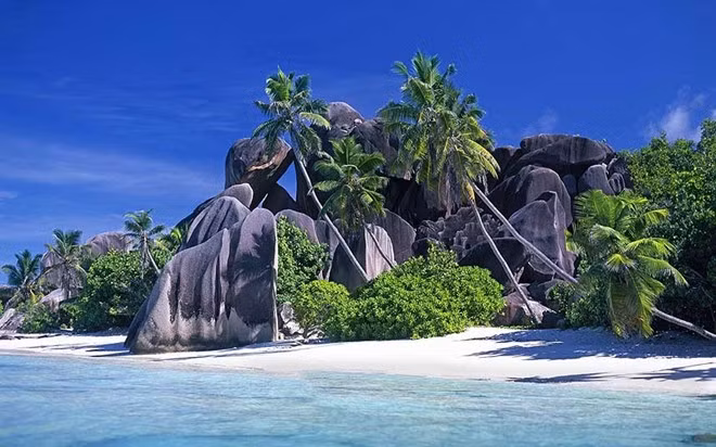 Seychelles: Vùng đất lãng mạn ở Ấn Độ Dương này là điểm đến yêu thích của tài tử George Clooney và nhiều sao hạng A trên thế giới.