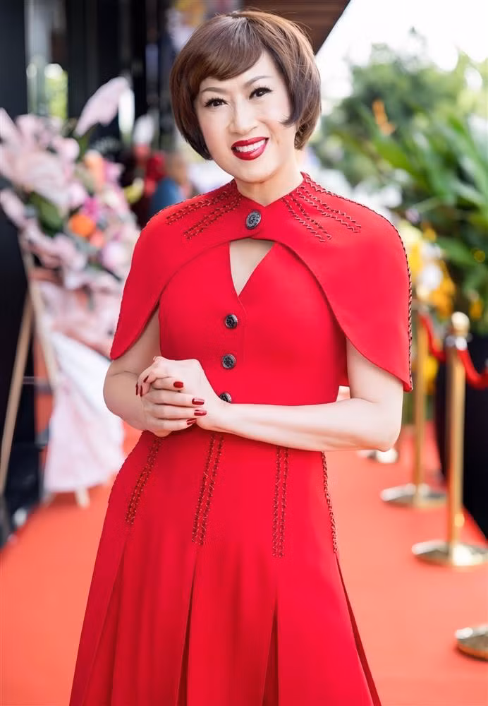 Tuổi 66, Ý Lan vẫn giữ được giọng ca nội lực và vóc dáng thon gọn đáng mơ ước. Điều này không phải tự nhiên mà là sự nỗ lực không ngừng nghỉ của nữ danh ca. Xuất phát từ áp lực giữ gìn sức khỏe để duy trì giọng hát, bà đã theo chế độ ăn uống, nghỉ ngơi và lối sống lành mạnh.