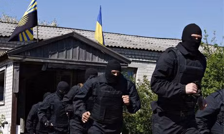 Các thành viên Tiểu đoàn Donbas đang tham gia một cuộc huấn luyện.