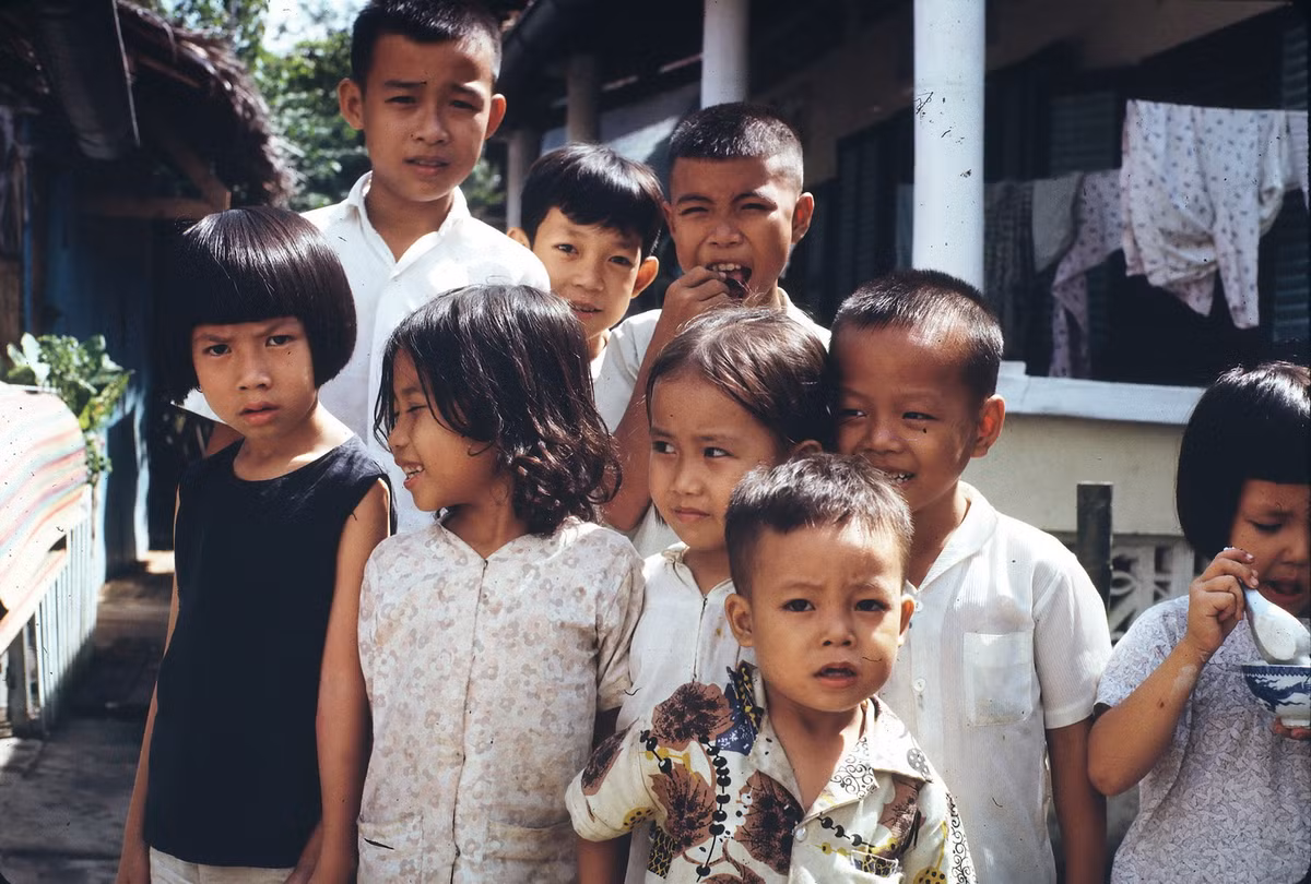 Trẻ em Cần Thơ năm 1968-1969. Ảnh: William Ruzin.