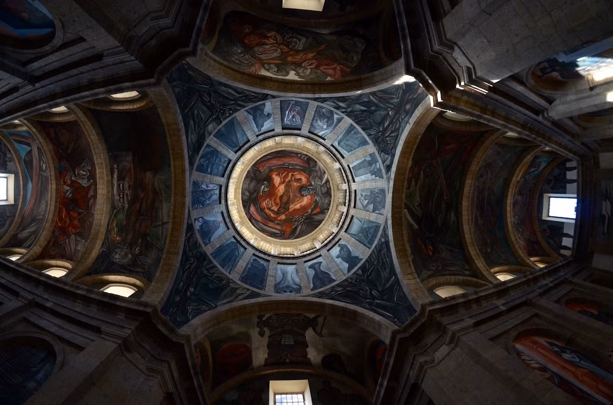 Tại đây, từ năm 1936-1939, José Clemente Orozco thực hiện một số bức bích họa với đề tài đa sắc tộc, đề cao văn hóa bản địa Mexico. Ảnh: Google Arts &amp; Culture.