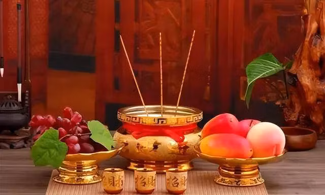 Người xưa có câu “Đói đến mấy cũng đừng ăn đồ cúng mộ”, vì sao? Nguoi xua co cau “Doi den may cung dung an do cung mo”, vi sao?