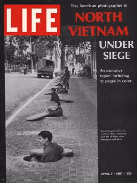 "Bắc Việt Nam trong sự vây hãm". Số ra ngày 7-4-1967.