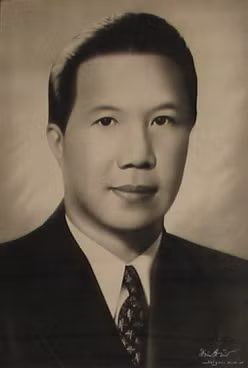 Chân dung vua Bảo Đại.