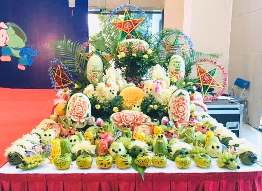 Dich vu tia hoa, bay co Trung thu dat khach, nhieu noi qua tai