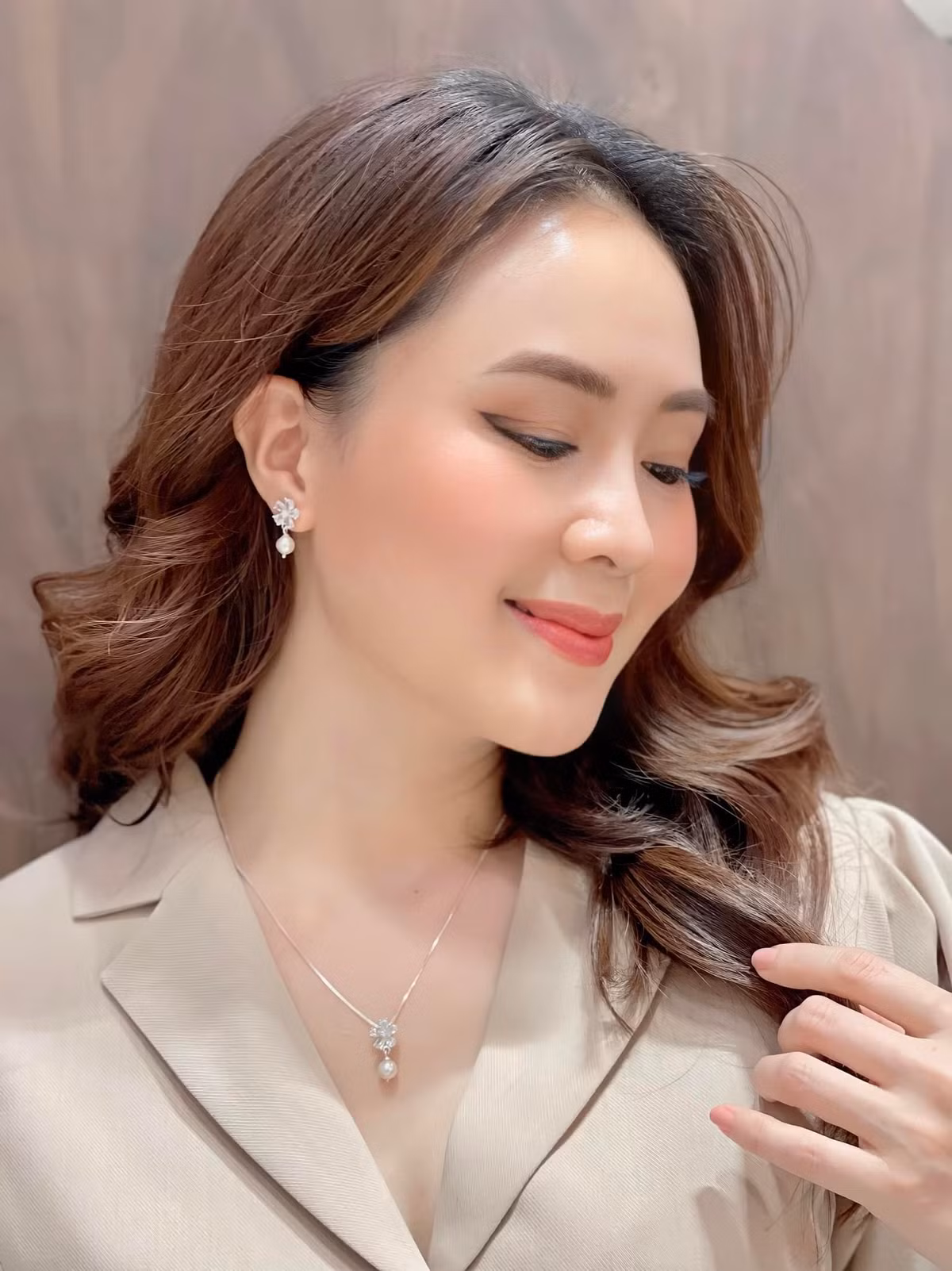 Hai ngọc nữ sở hữu gương mặt đẹp nhất truyền hình Việt - Hình 22 Hai ngoc nu so huu guong mat dep nhat truyen hinh Viet-Hinh-22