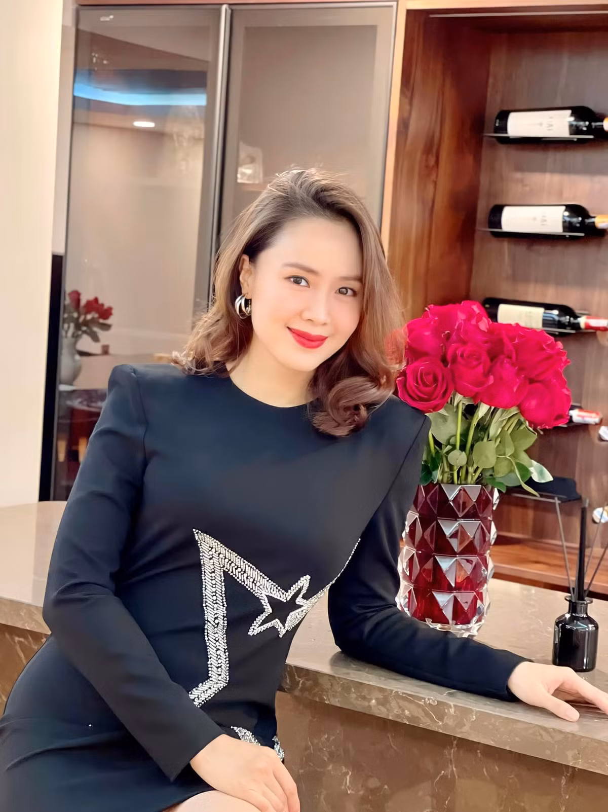 Hai ngoc nu so huu guong mat dep nhat truyen hinh Viet-Hinh-26
