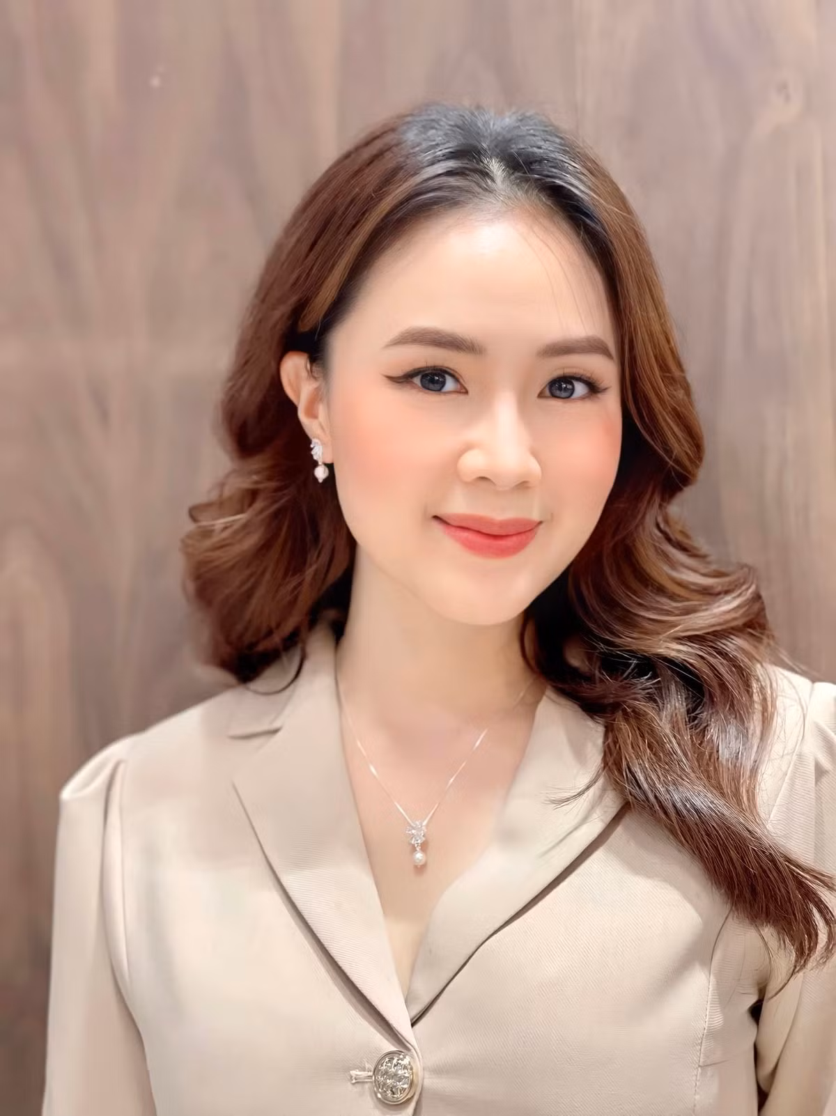 Hai ngọc nữ sở hữu gương mặt đẹp nhất truyền hình Việt - Hình 28 Hai ngoc nu so huu guong mat dep nhat truyen hinh Viet-Hinh-28