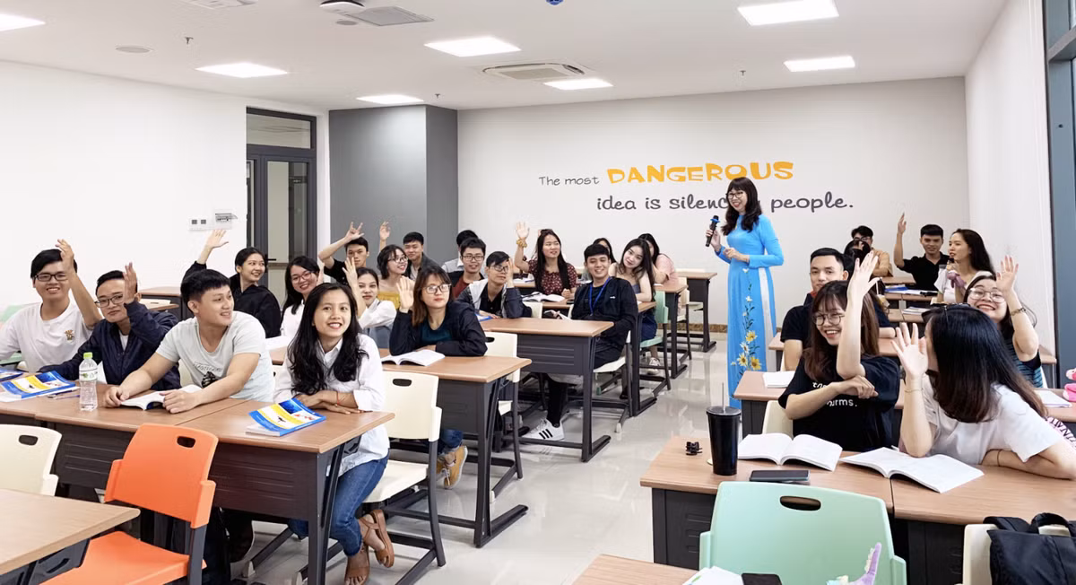DH Kinh te TP.HCM diem chuan tang tu 1-5 diem