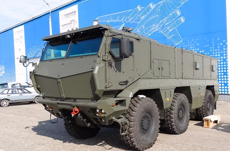 Xe bọc thép chở quân KAMAZ-63968.