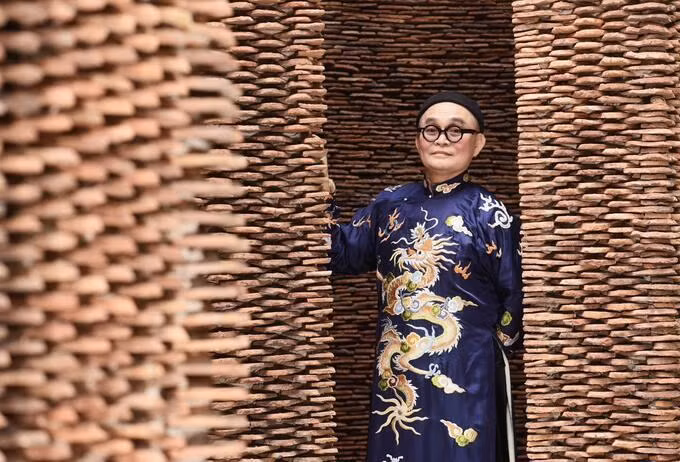 Xuan Hinh tiet lo 'noi kho' khi xay co ngoi 5.000m2-Hinh-2