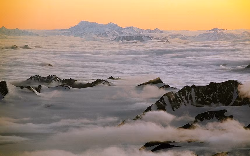 10. Vùng đóng băng trên cao ở khu vực Yukon và Alaska: Bão và bão tuyến nguy hiểm thường xuyên xảy ra ở đây. Nhiệt độ trong những tháng mùa hè thậm chí rơi ở mức – 40 độ C.