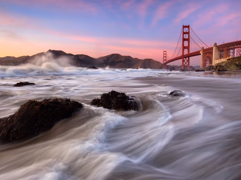 Vẻ đẹp mê hoặc của cầu Cổng Vàng nổi tiếng ở San Francisco.