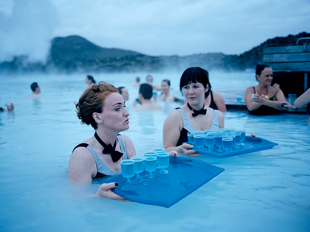 Hồ Xanh ở Iceland đẹp nhất vào mùa hè, đặc biệt là vào ngày hạ chí – ngày dài nhất trong năm thường rơi vào ngày 20/6 - 21/6.