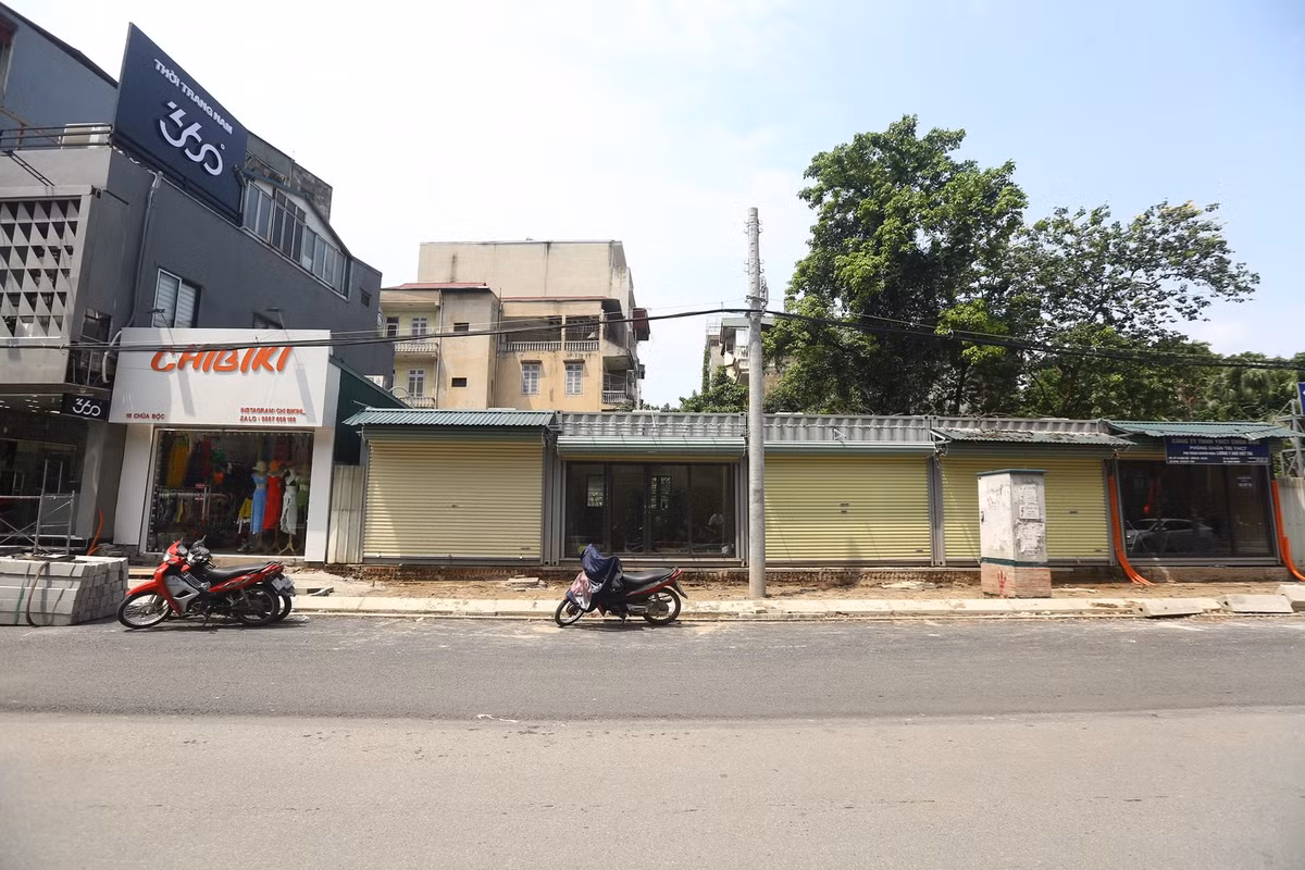 Một số ngôi nhà tạm được dựng lên sau khi dự án hoàn thiện phần thô.
